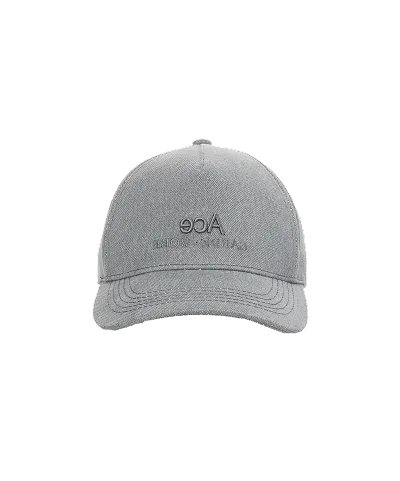 Caps