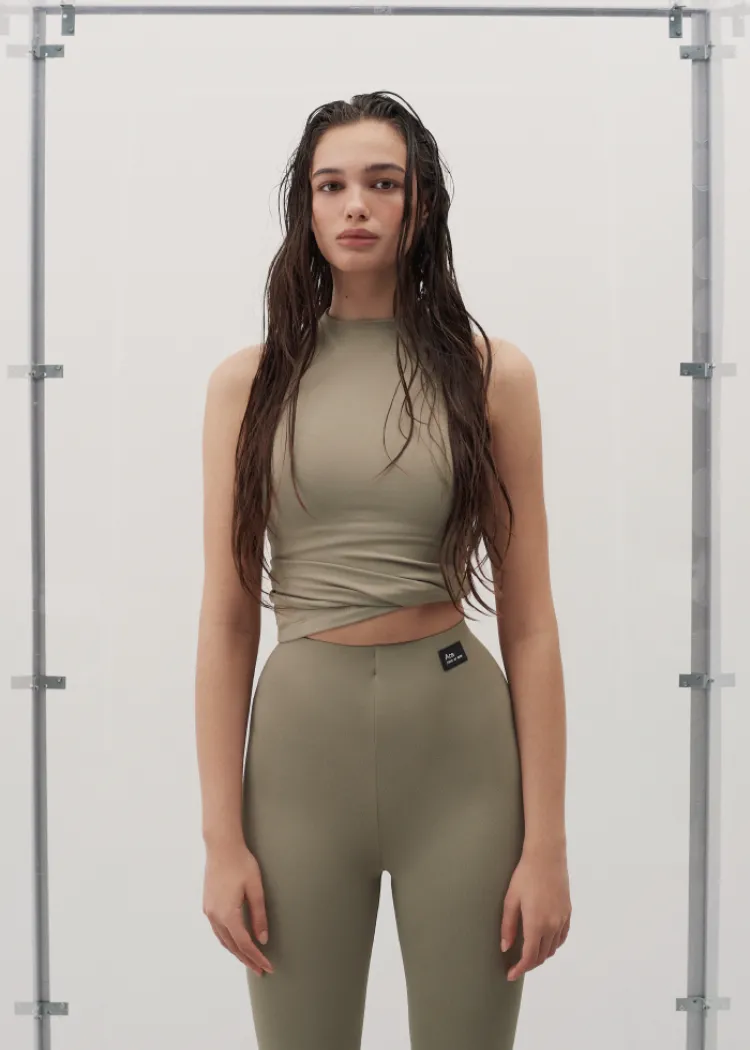 Essential high-waisted leggings olive