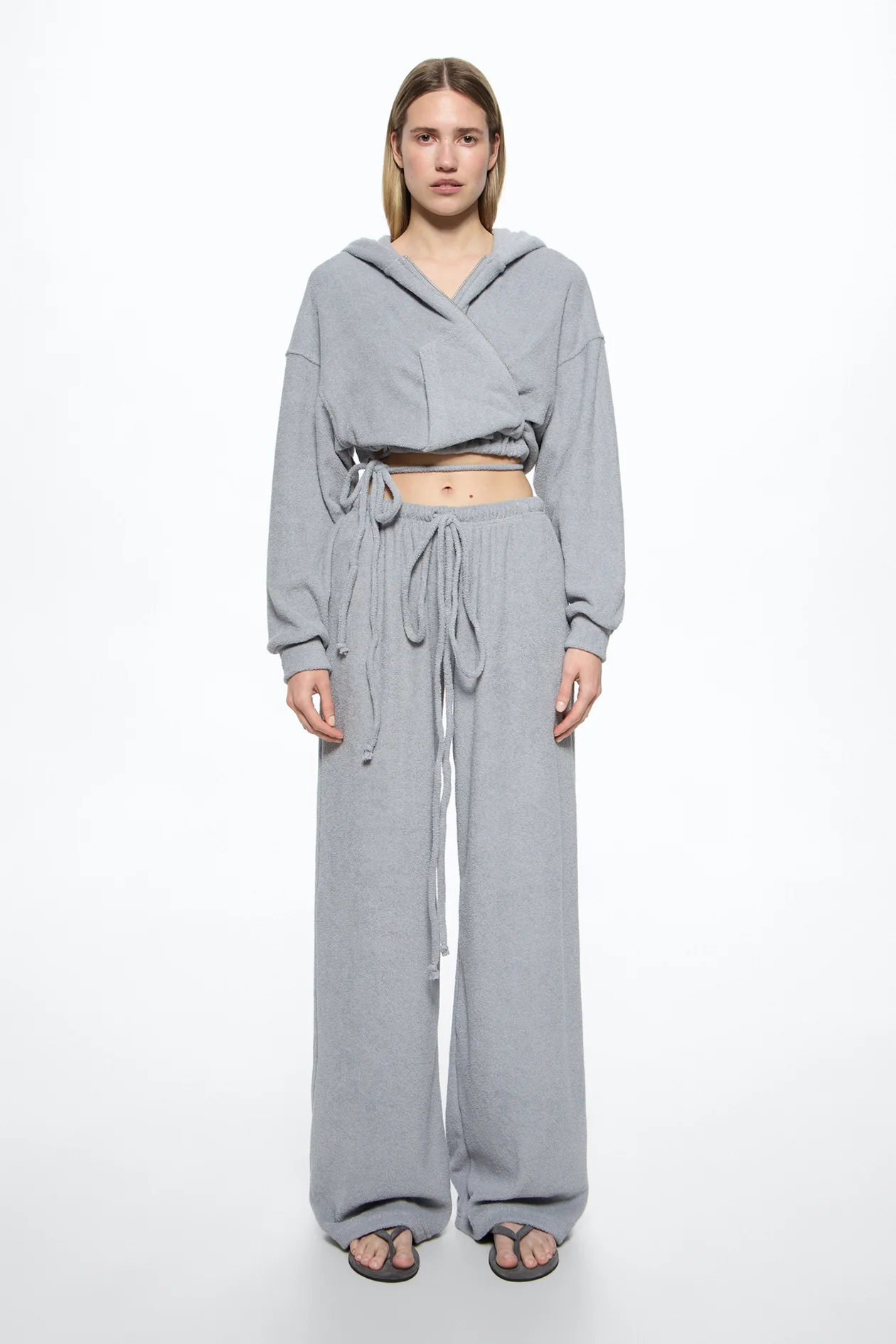 After Spa Cropped Hoodie Gray
