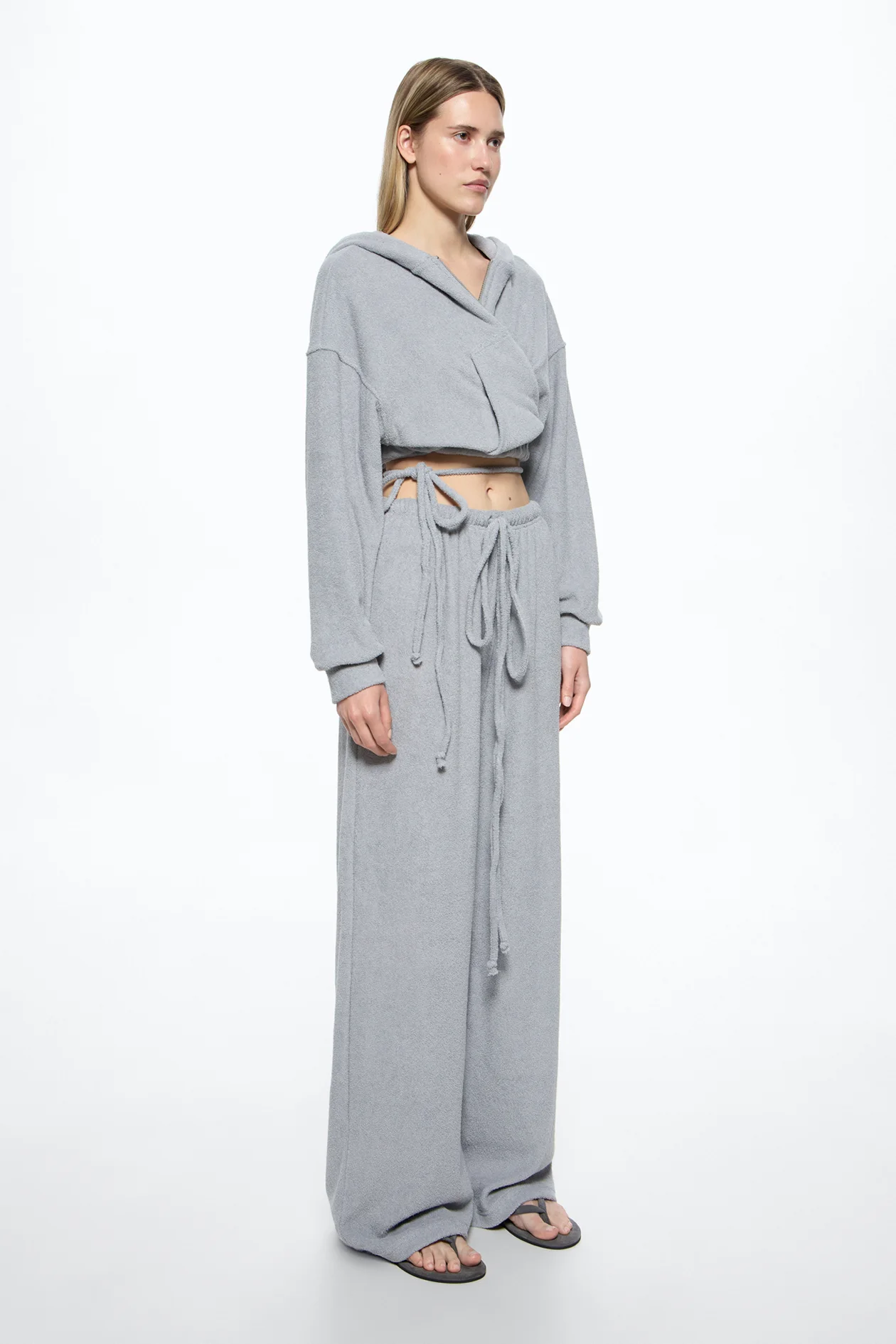 After Spa Cropped Hoodie Gray