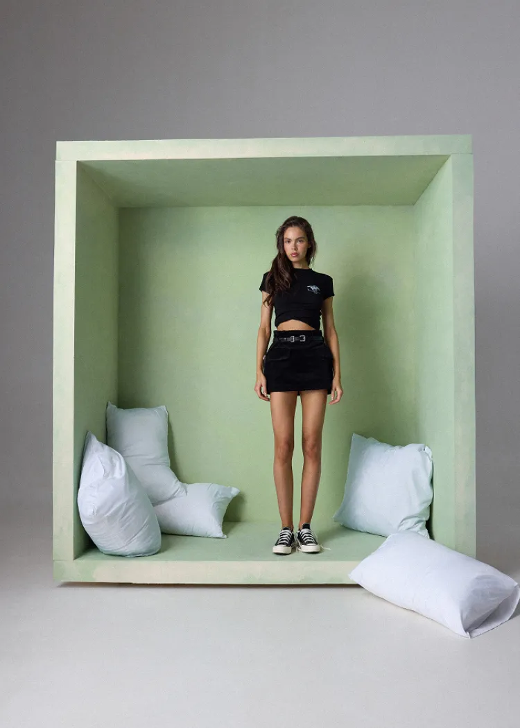 Slim-fit T-shirt Асе FORBIDDEN RELICS чорний